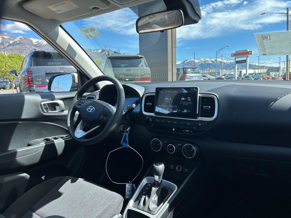 New 2026 Hyundai Venue SE FWD image 13