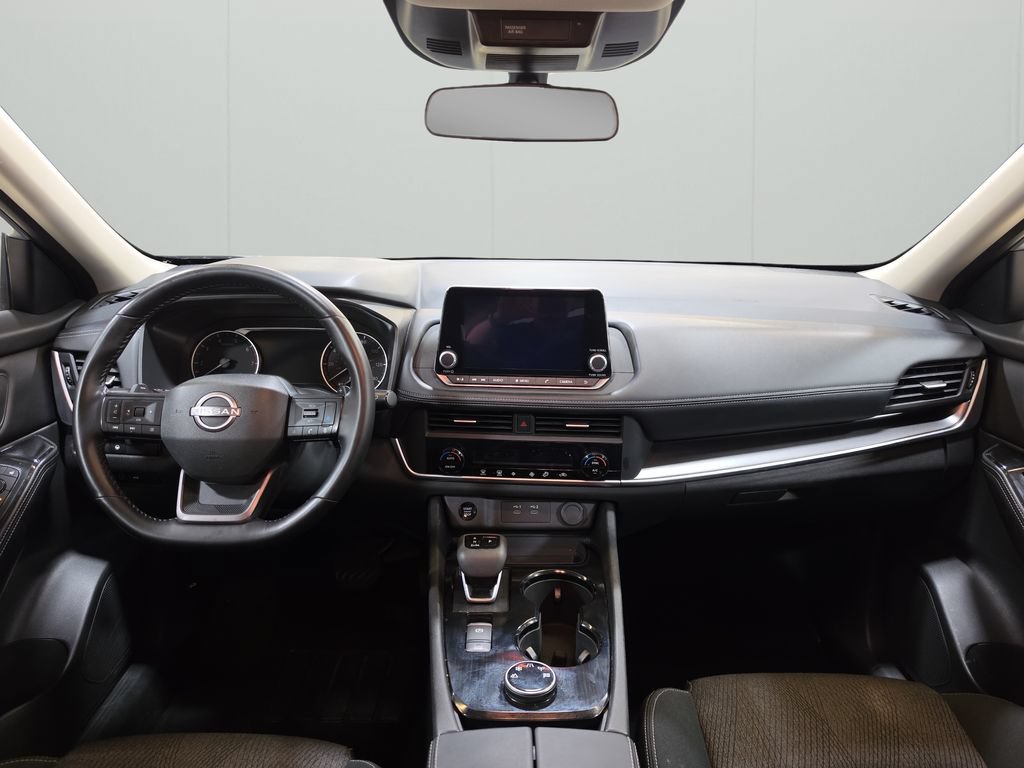 Used 2025 Nissan Rogue SV AWD/4WD image 17