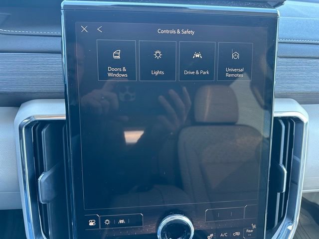 Used 2024 GMC Acadia Denali image 25