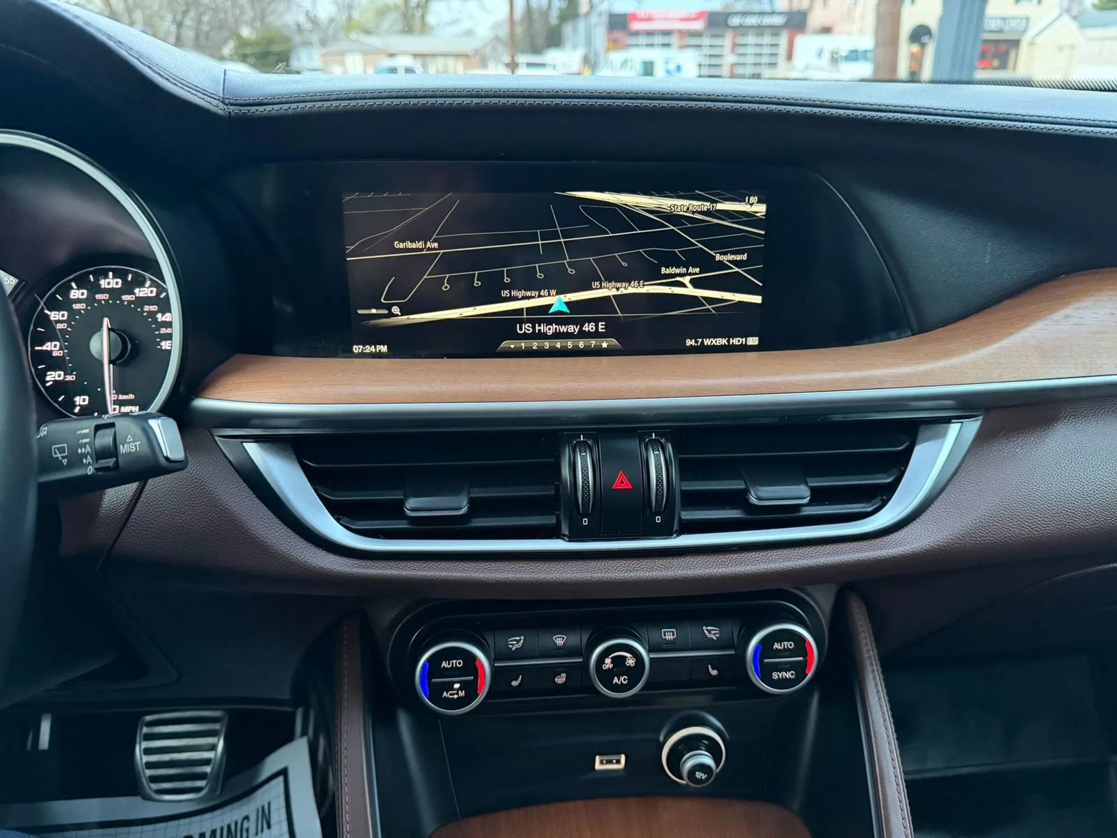 Used 2019 Alfa Romeo Stelvio Ti Lusso w/ Quick Order Package 22X Lusso image 34