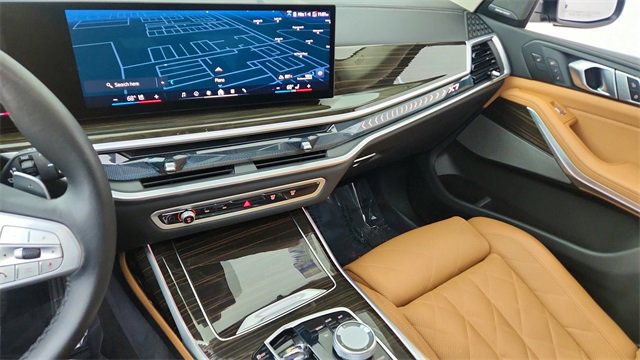 Used 2025 BMW X7 xDrive40i w/ Executive Package image 48