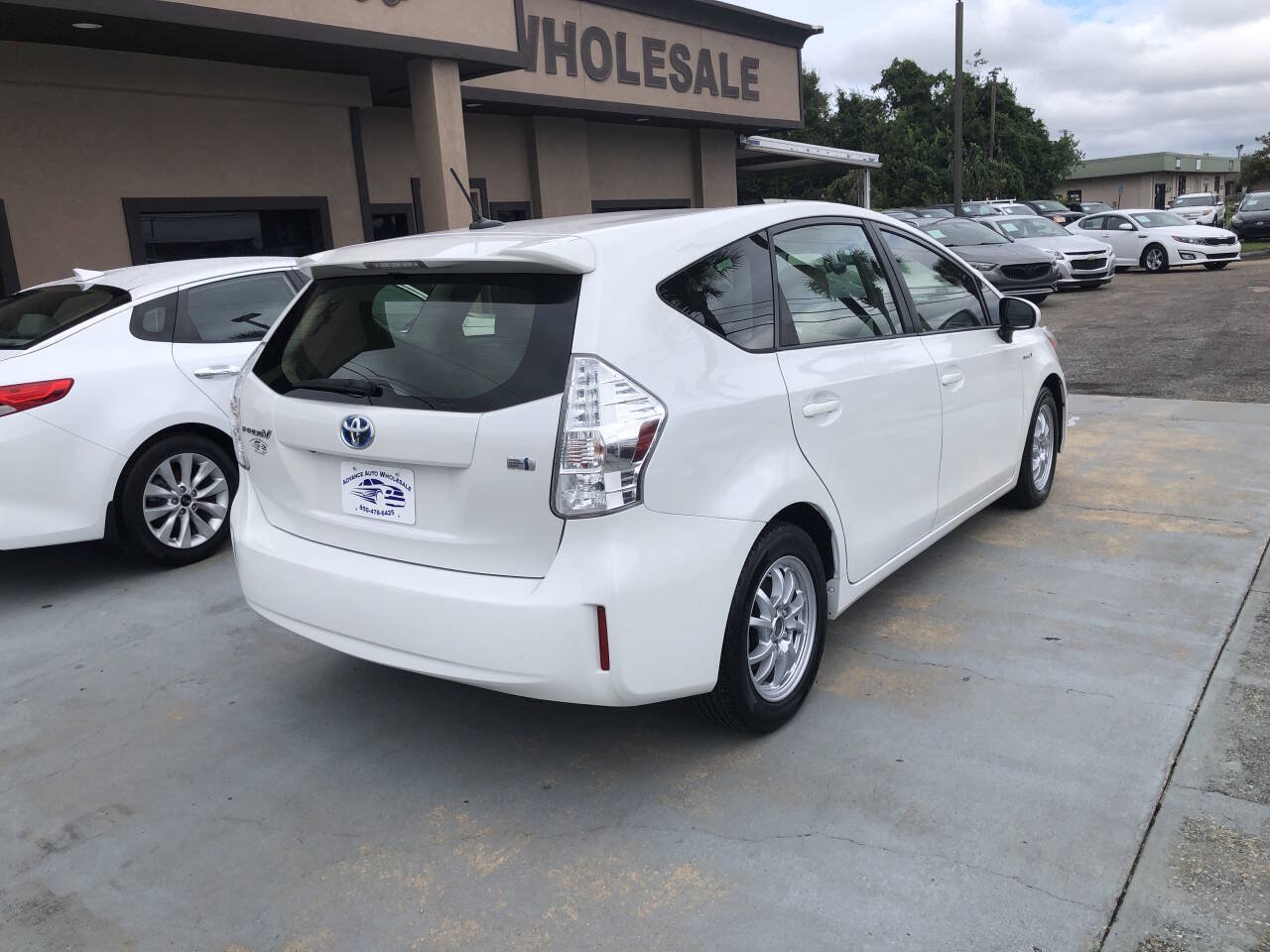 Used 2012 Toyota Prius V Three FWD image 2