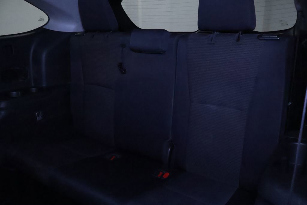 Used 2021 Toyota Highlander LE image 16