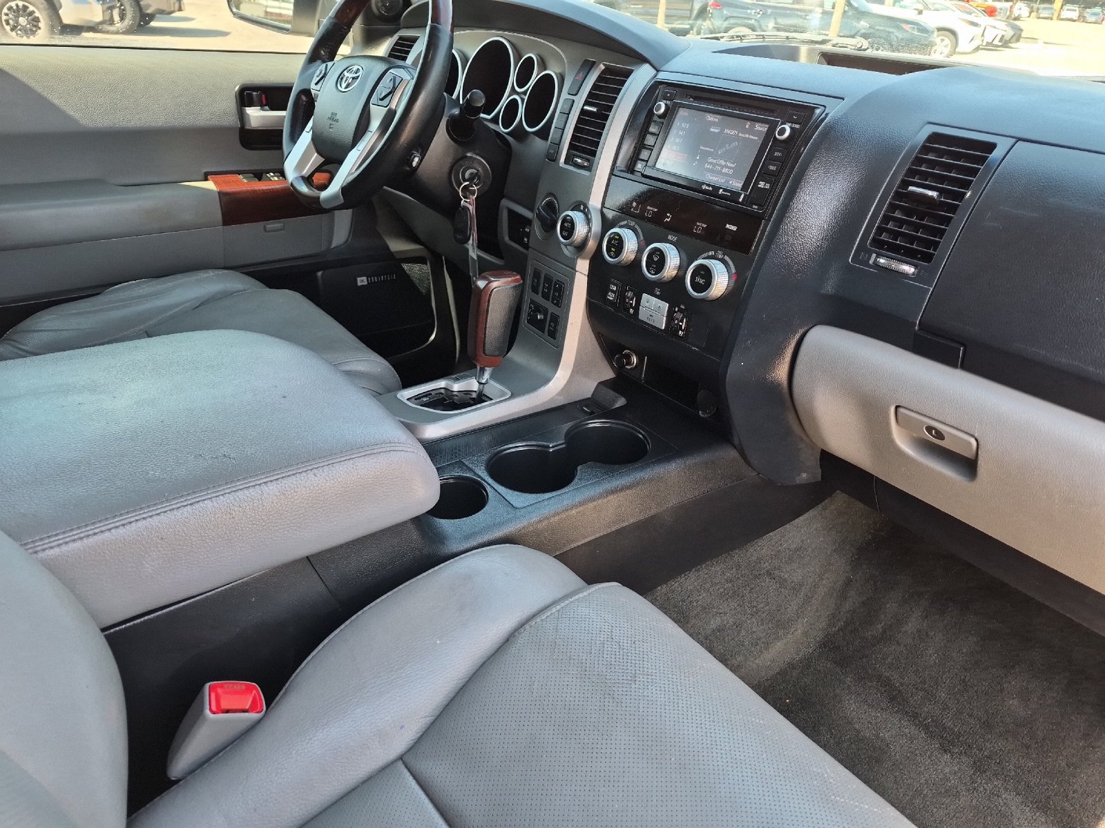Used 2014 Toyota Sequoia Platinum AWD/4WD image 17