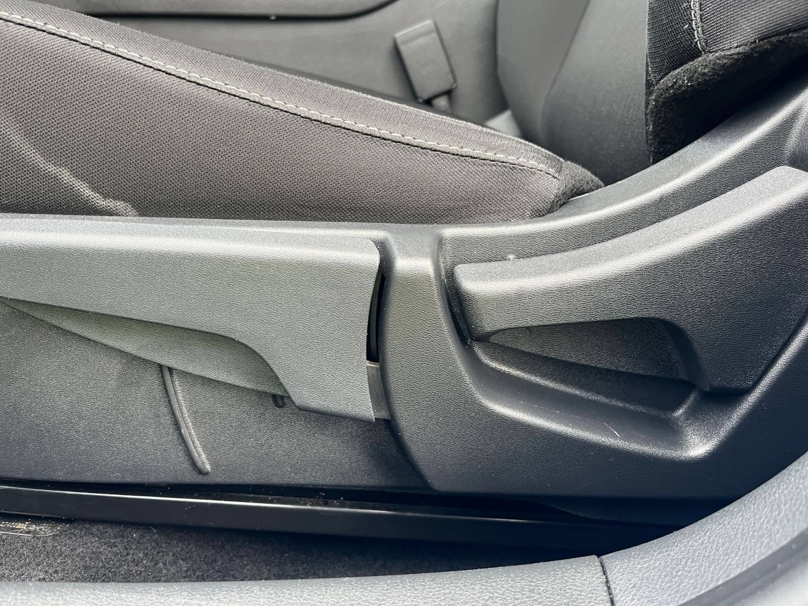 Used 2025 Nissan Sentra SV FWD image 21