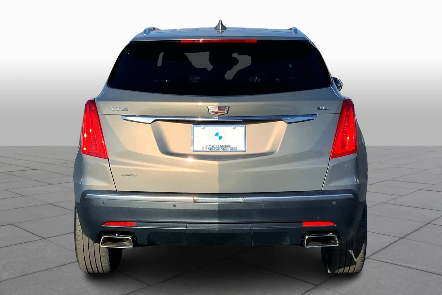 Used 2018 Cadillac XT5 Premium Luxury AWD/4WD image 4