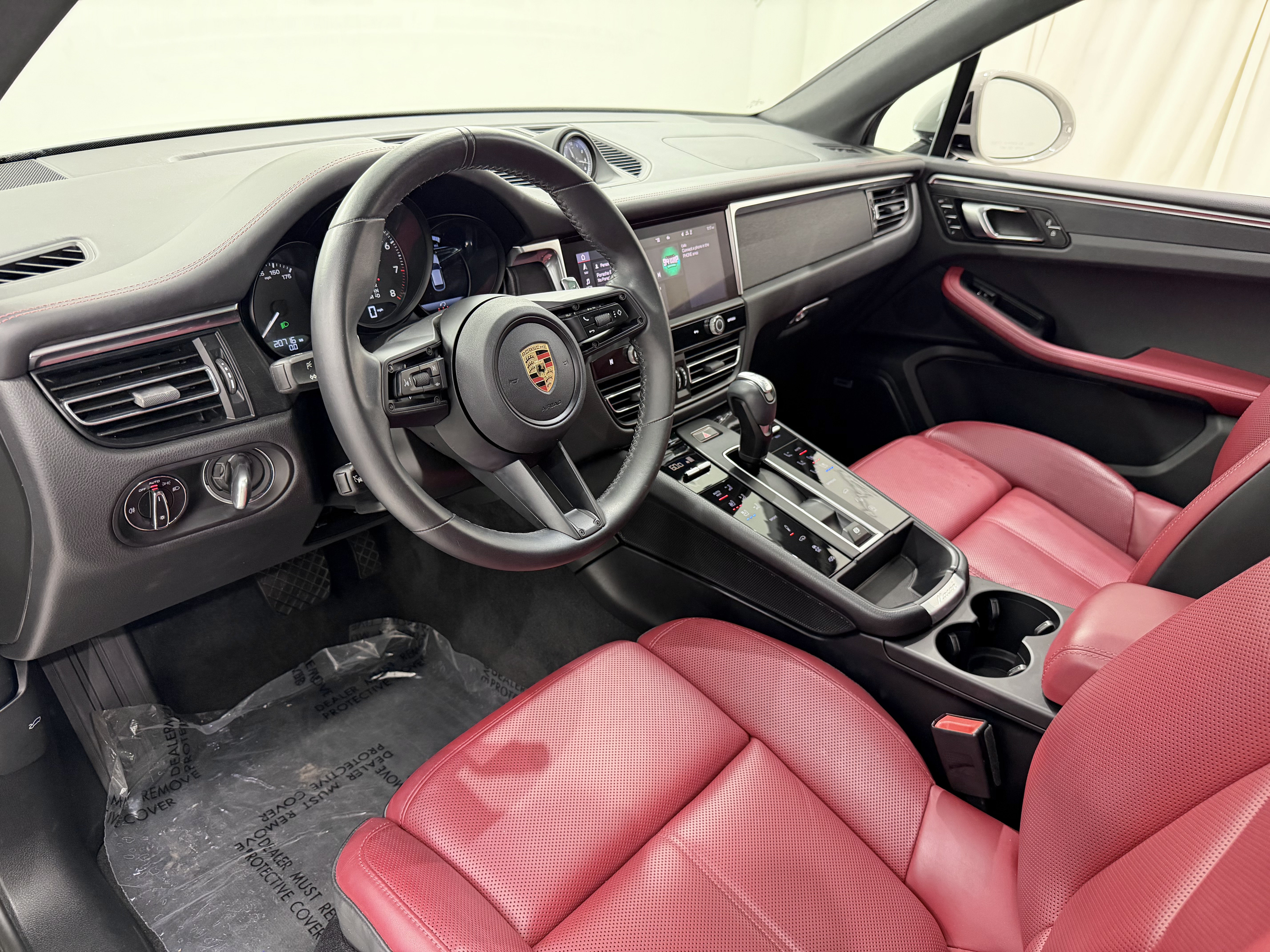 Certified 2023 Porsche Macan GTS AWD/4WD image 4
