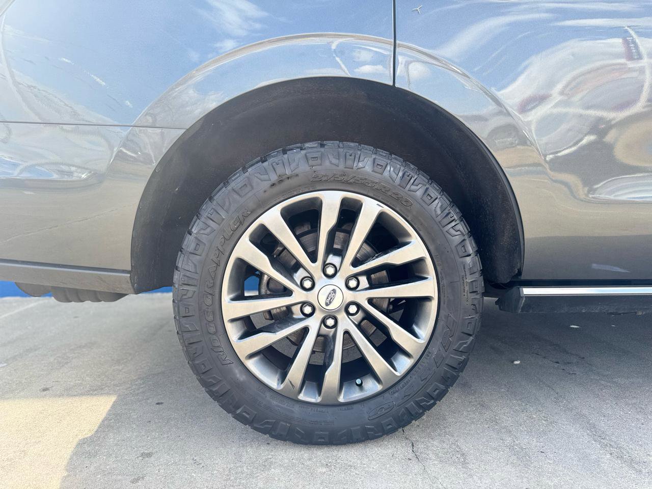 Used 2020 Ford Expedition Limited image 24