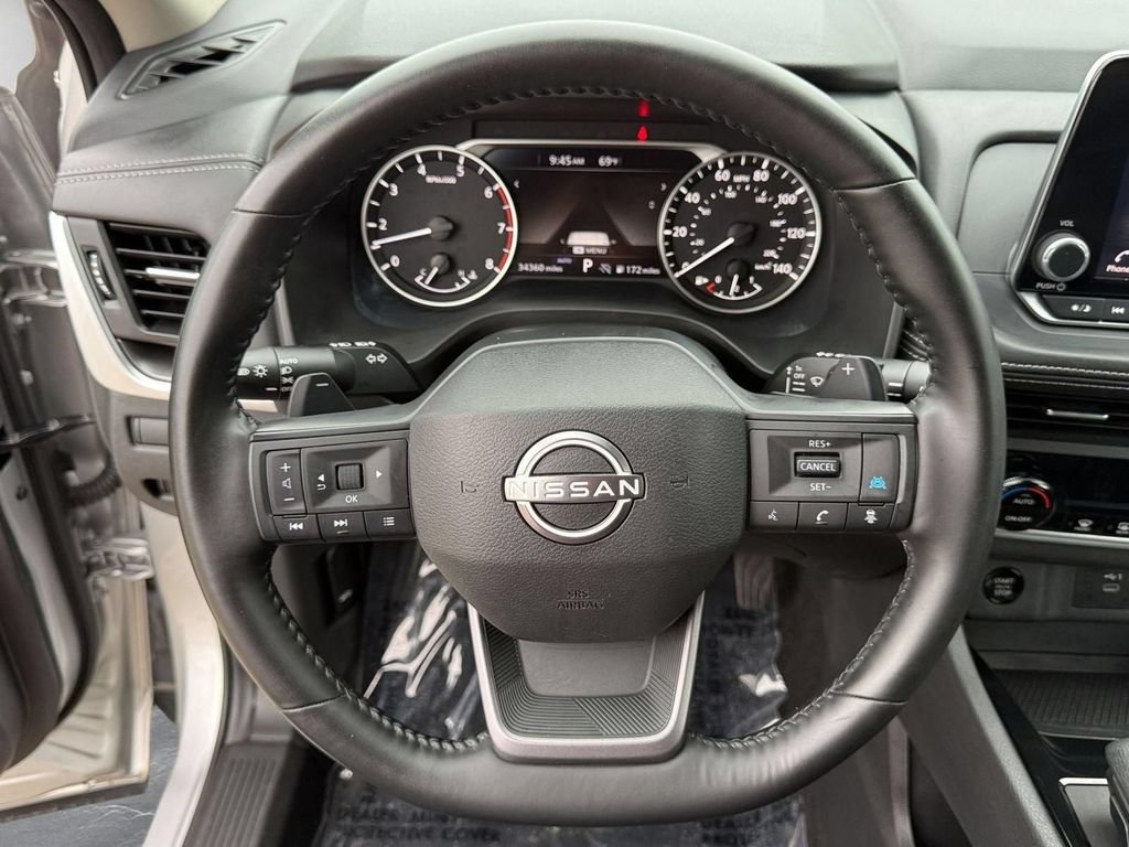 Used 2025 Nissan Rogue SV AWD/4WD image 18