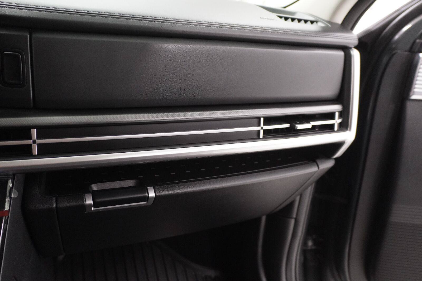 Used 2026 Hyundai Santa Fe SEL FWD image 19