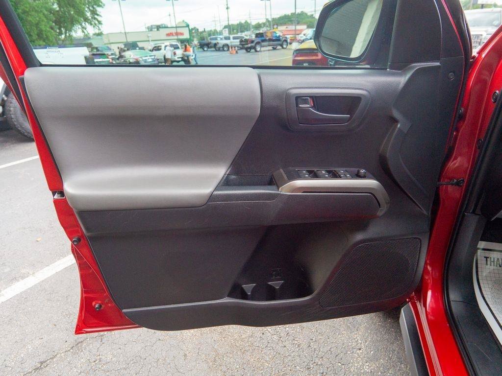 Used 2022 Toyota Tacoma SR5 w/ Technology Package RWD image 15