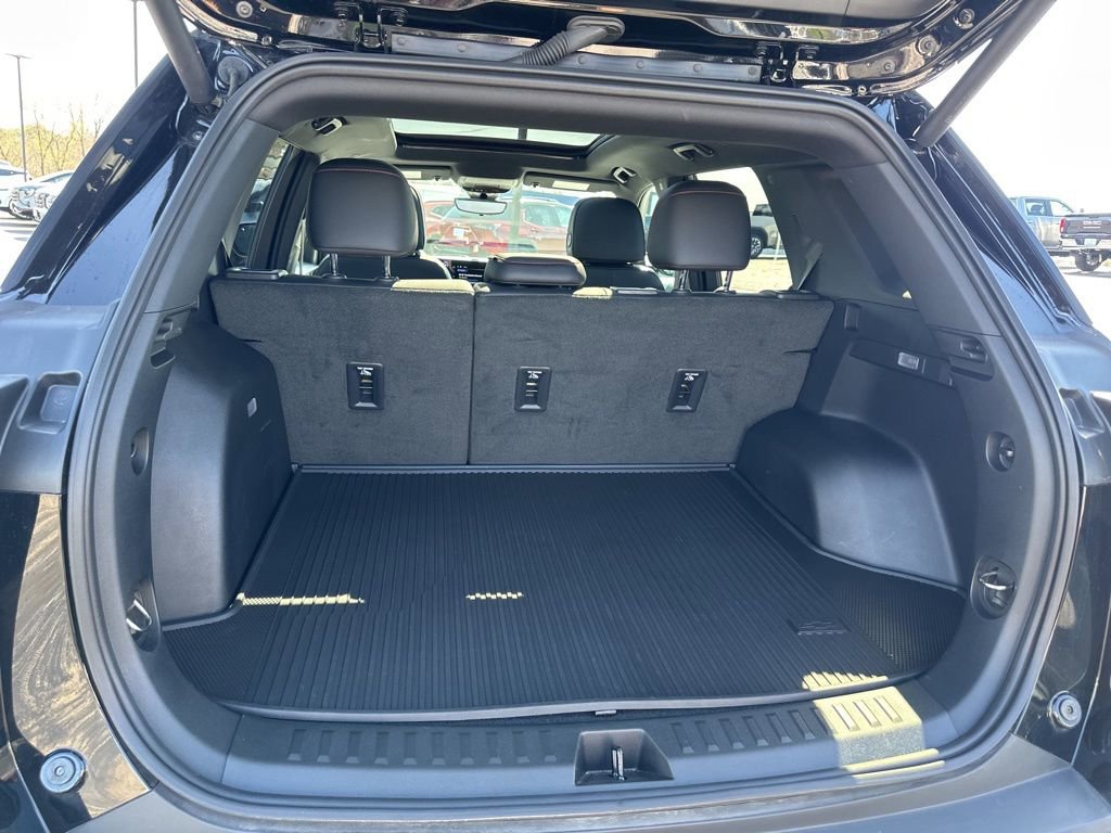 Used 2025 Chevrolet Equinox RS w/ Safety and Technology Package image 9