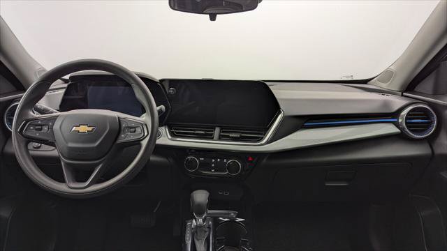 Used 2026 Chevrolet Trax LT FWD image 24