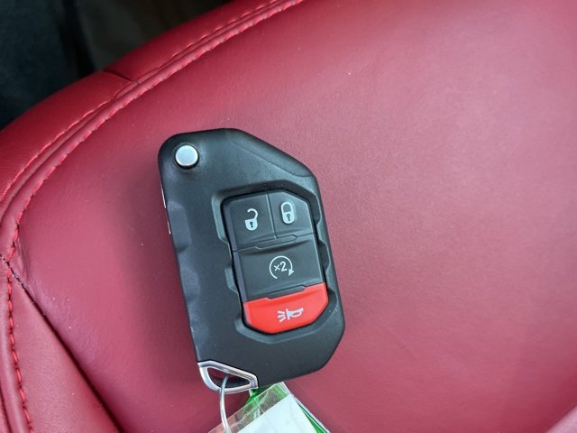 Used 2024 Jeep Wrangler Unlimited Rubicon 392 image 33