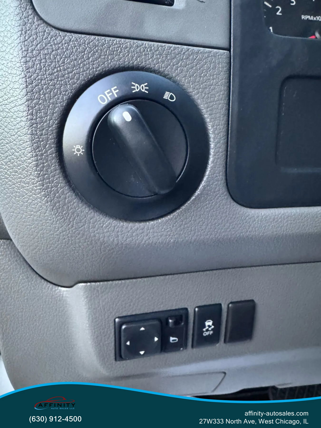 Used 2020 Nissan NV 3500 S image 21