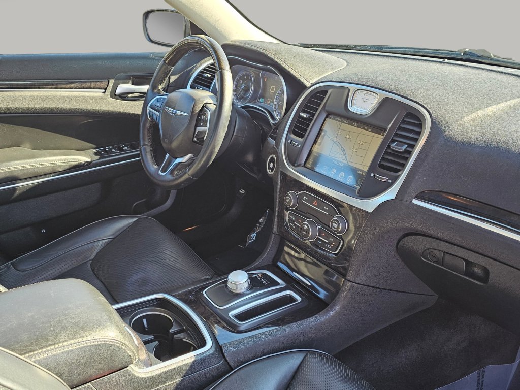 Used 2016 Chrysler 300 C image 26