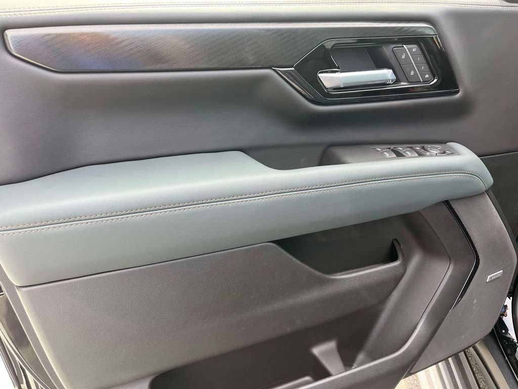 New 2026 GMC Yukon XL AT4 w/ AT4 Premium Package AWD/4WD image 20