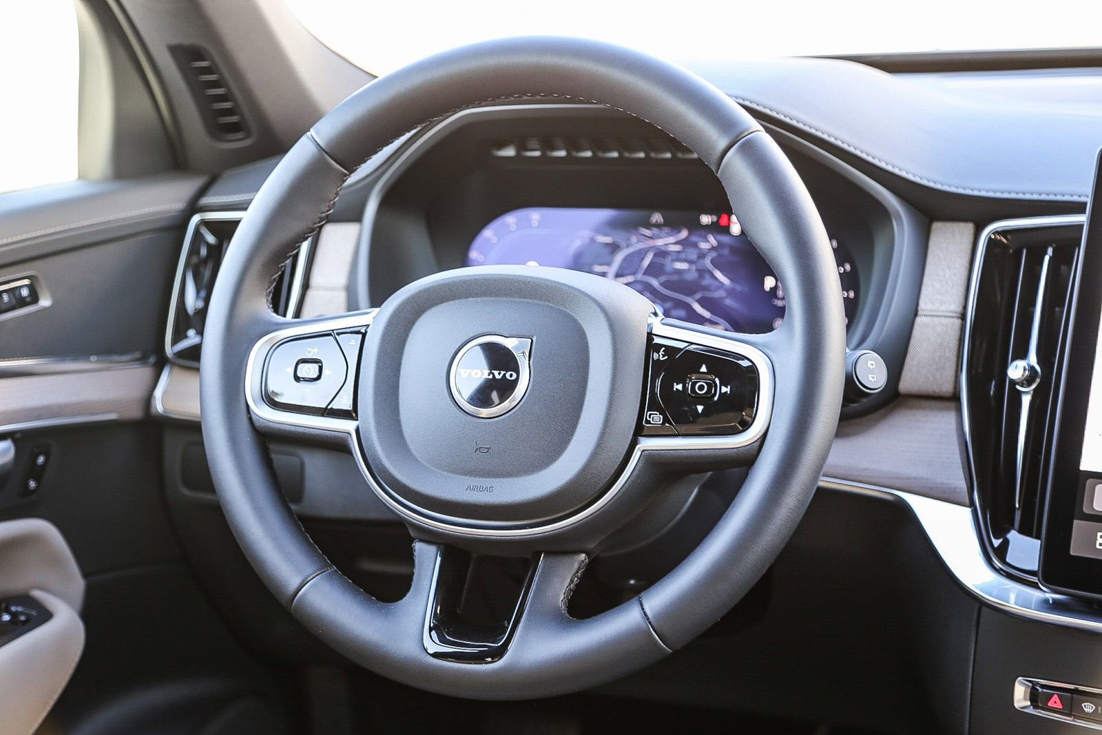 Certified 2025 Volvo XC90 B5 Core w/ Climate Package image 17