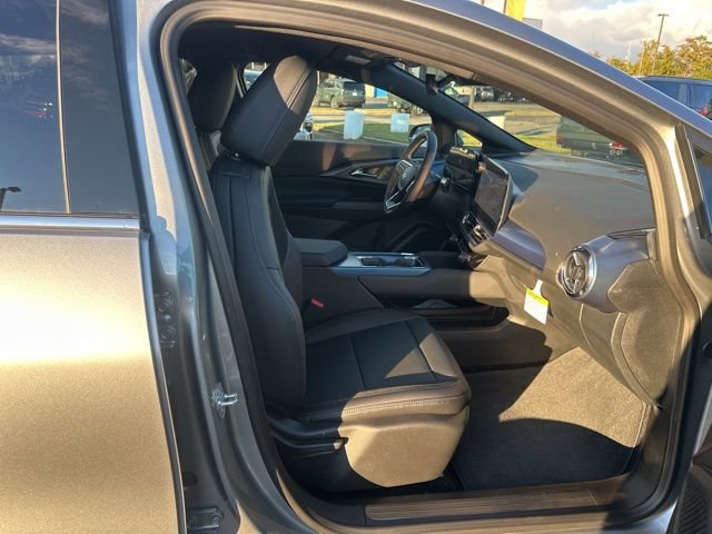 New 2026 Chevrolet Equinox EV LT image 32