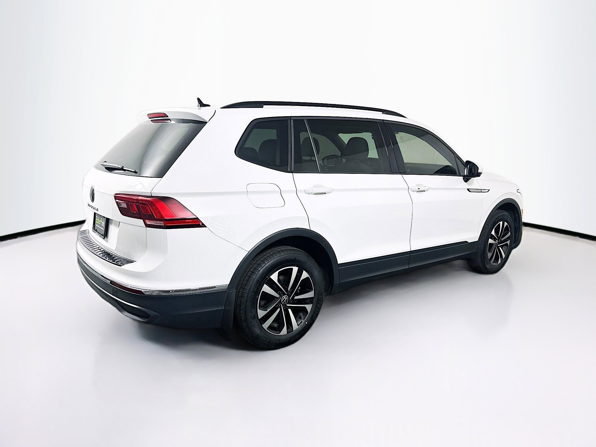 Used 2024 Volkswagen Tiguan S image 9