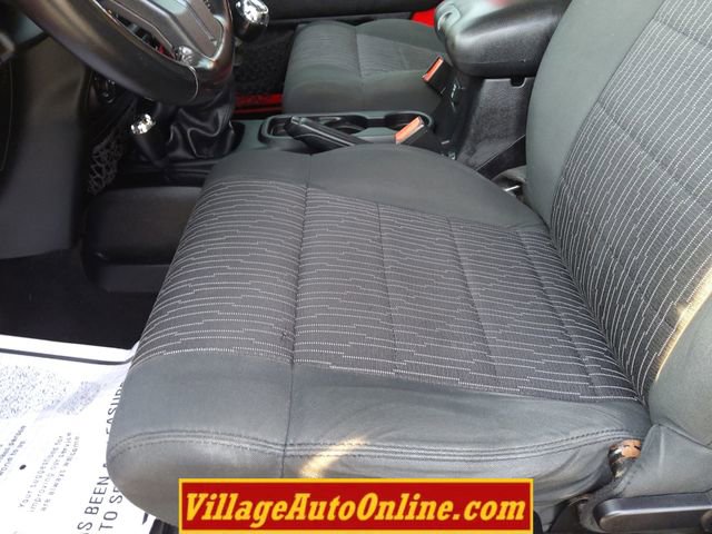 Used 2012 Jeep Wrangler Rubicon w/ PWR Convenience Group image 18