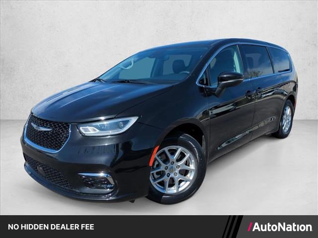 Used 2023 Chrysler Pacifica Touring-L