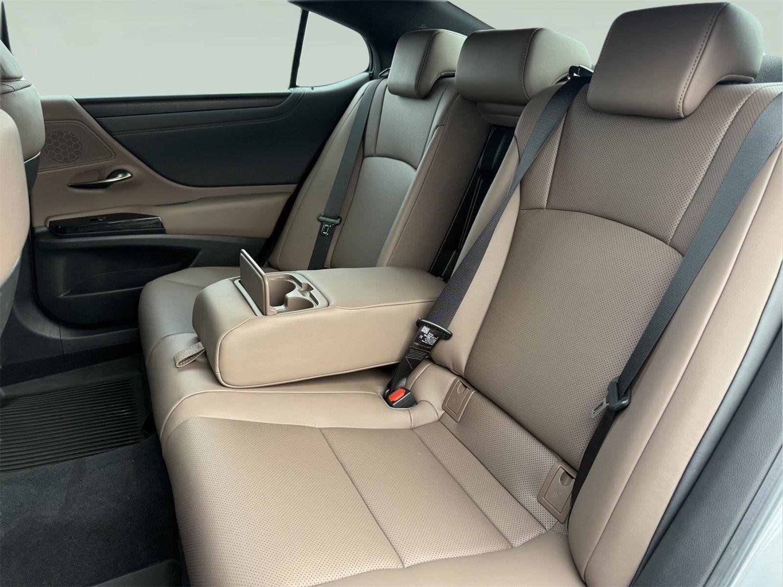 Used 2025 Lexus ES 350 Base w/ Premium Package image 23