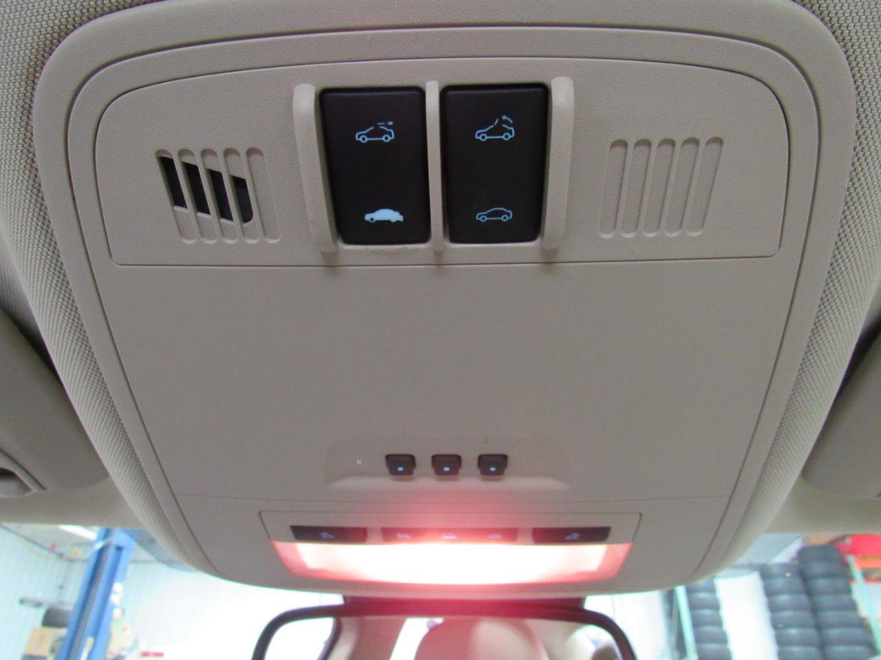 Used 2012 Buick Regal Premium image 23