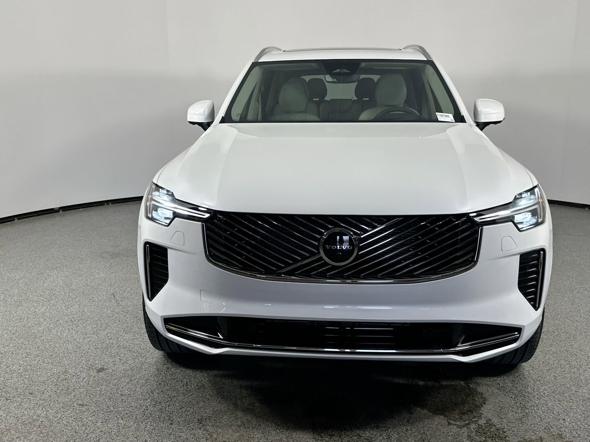 New 2026 Volvo XC90 B6 Ultra image 2