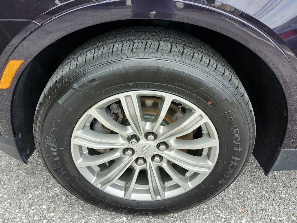 Used 2018 Cadillac XT5 Luxury w/ Driver Awareness Package image 19