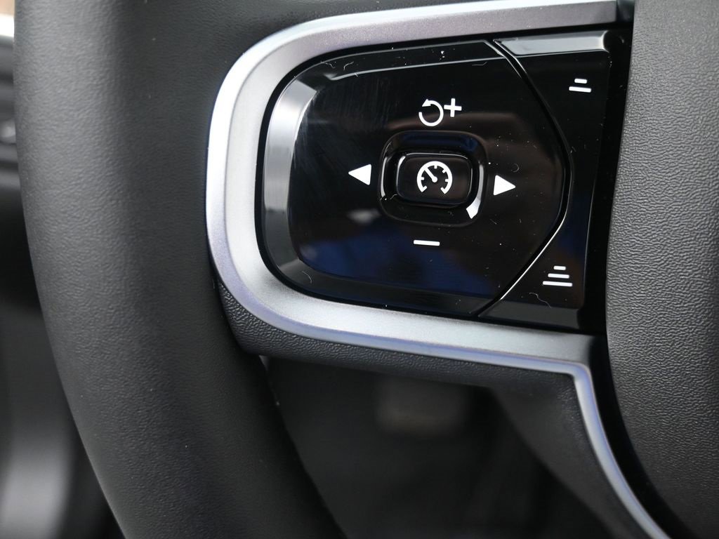 New 2026 Volvo XC60 B5 Plus w/ Protection Package Premier image 17