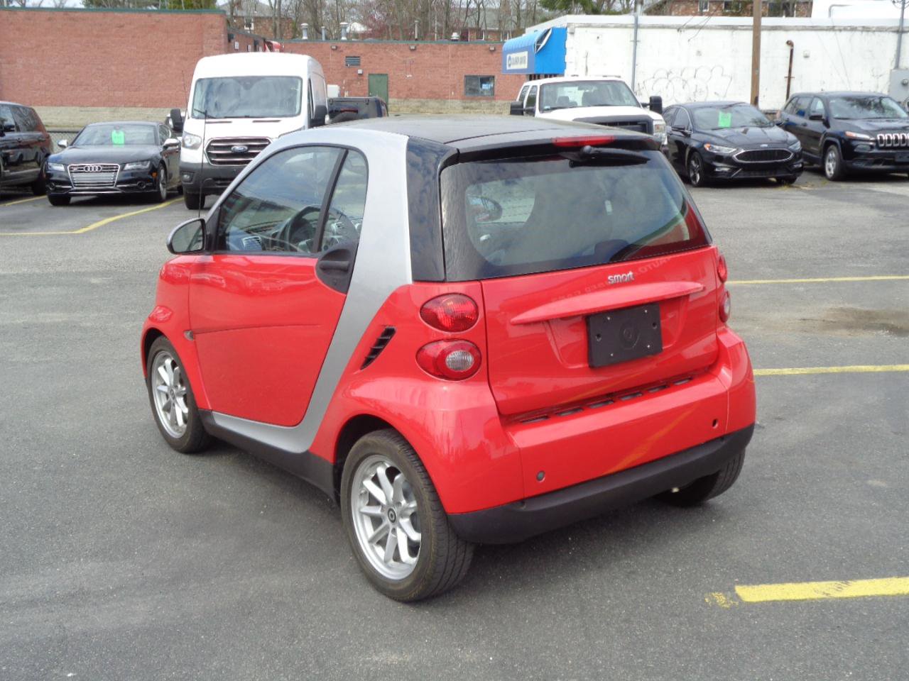 Used 2009 smart fortwo Coupe image 3