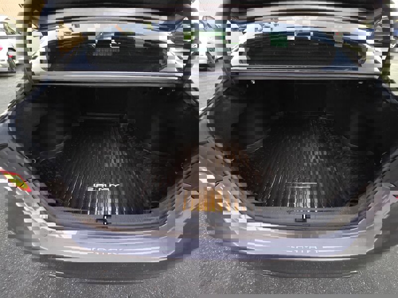 Used 2018 Toyota Camry SE image 12