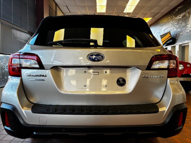 Used 2018 Subaru Outback 2.5i Limited image 19