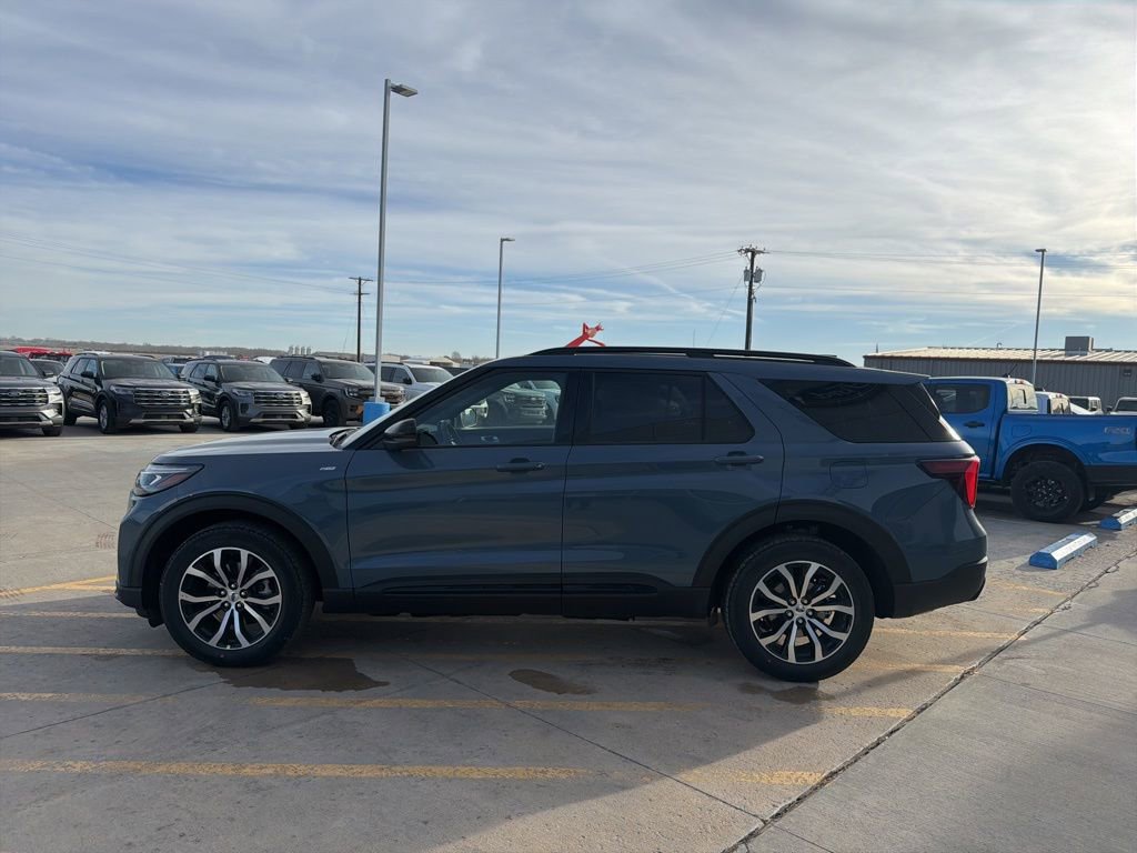 New 2026 Ford Explorer ST-Line image 4