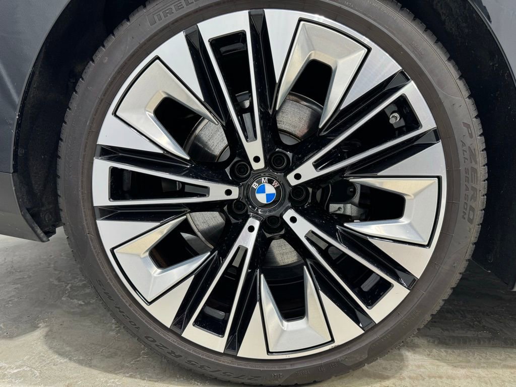 Certified 2025 BMW 530i xDrive w/ Premium Package image 13