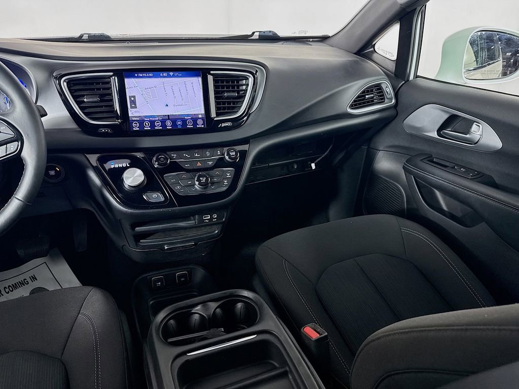 Used 2019 Chrysler Pacifica Touring Plus w/ Advanced Safetytec Group image 27