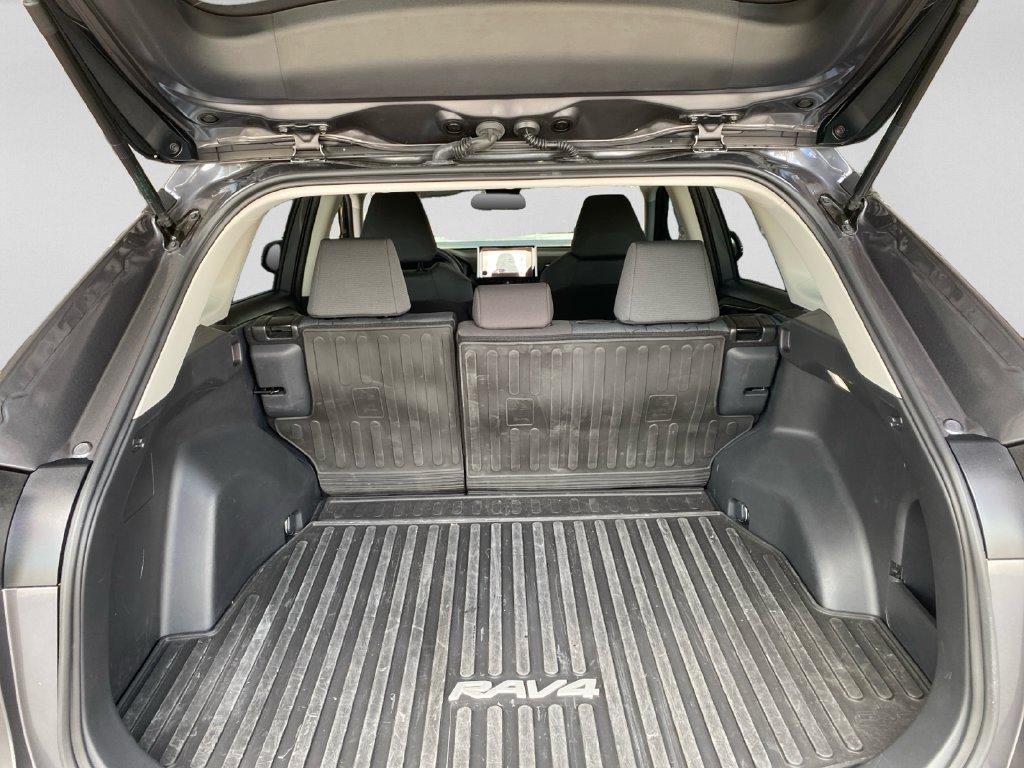 Used 2025 Toyota RAV4 XLE FWD image 24