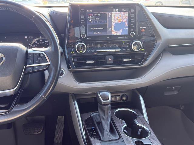 Used 2021 Toyota Highlander Limited FWD image 14