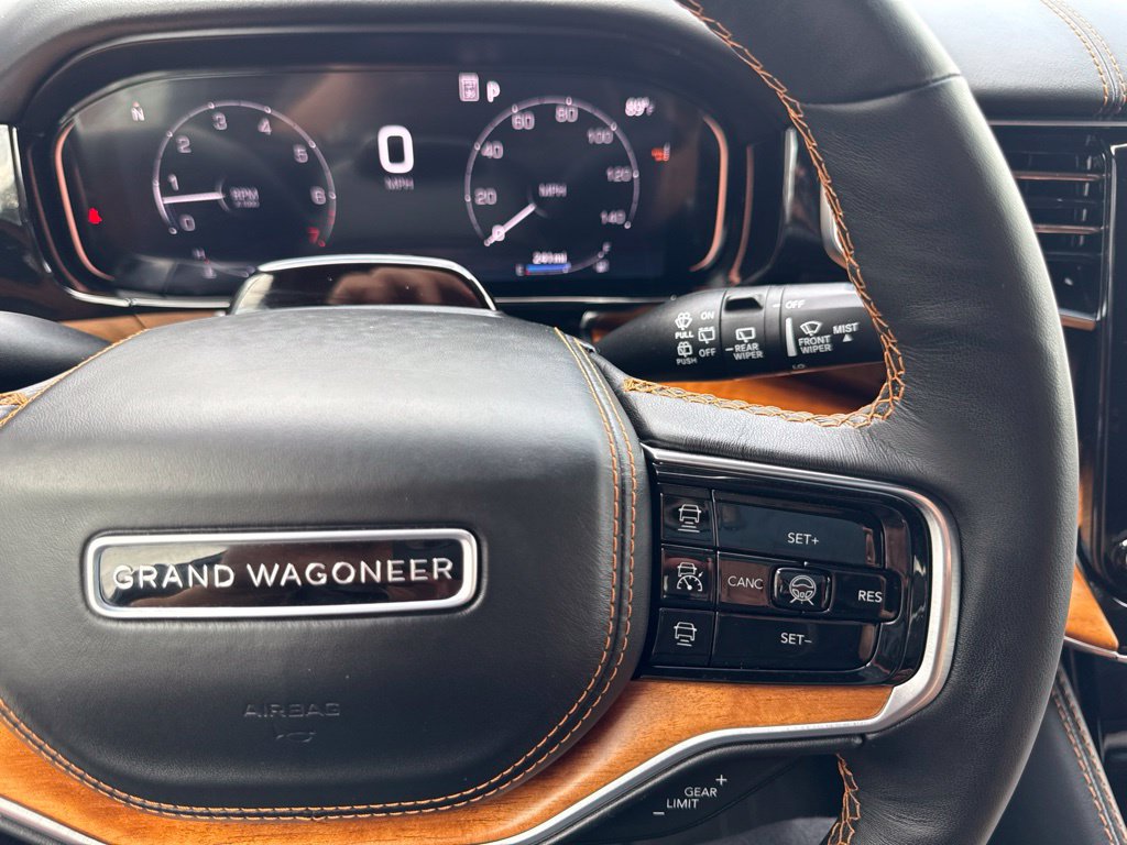 Used 2025 Jeep Grand Wagoneer Series III AWD/4WD image 26
