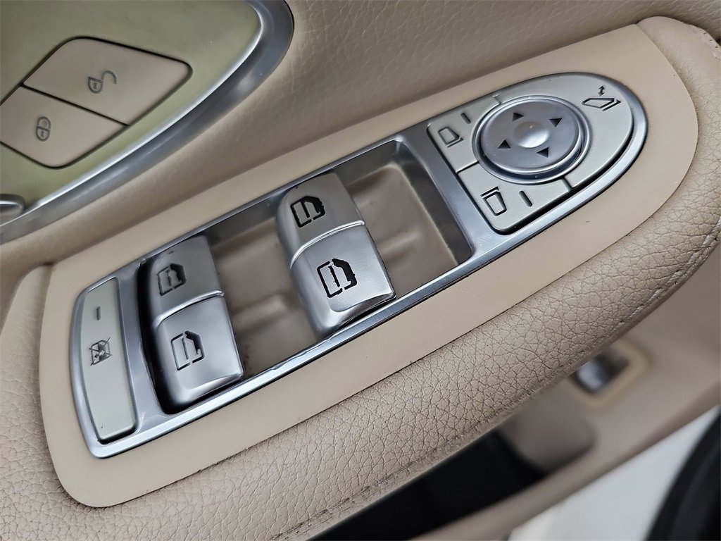 Used 2015 Mercedes-Benz C 300 Sedan image 32
