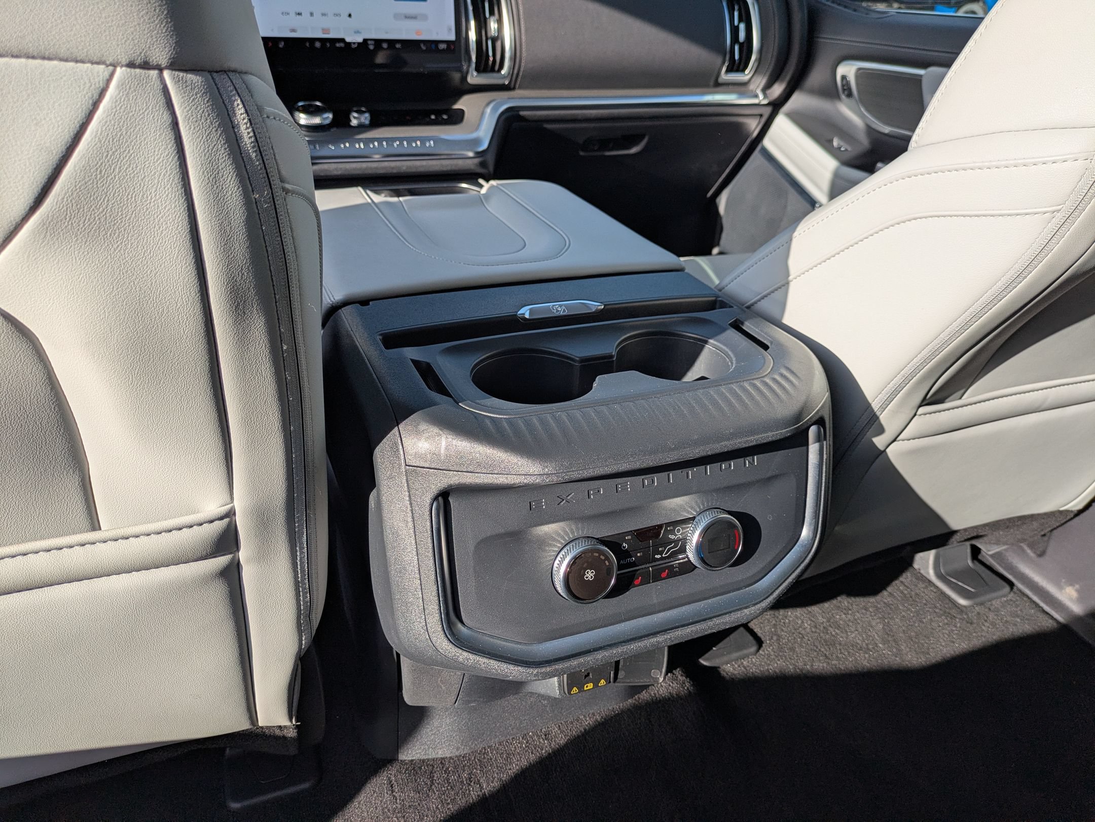 Certified 2025 Ford Expedition Max Platinum w/ Driver's Package AWD/4WD image 30