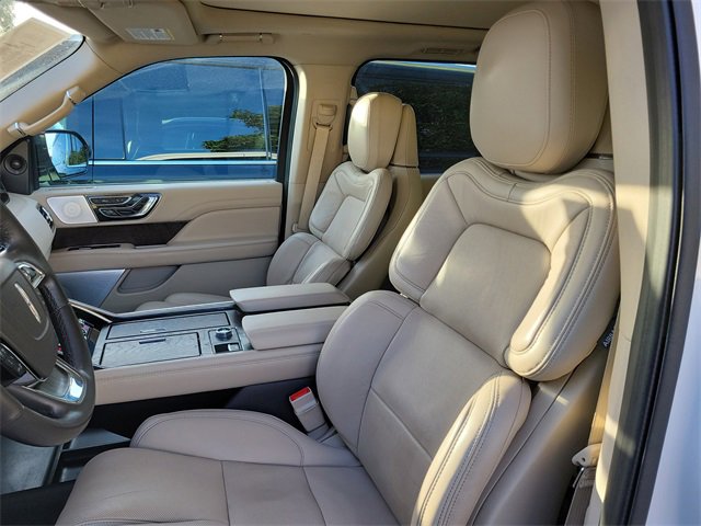 Used 2020 Lincoln Navigator Reserve w/ Luxury Package image 9