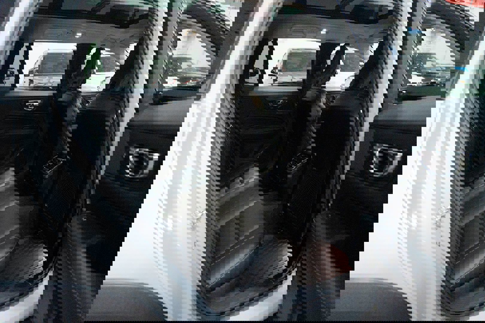 Used 2023 Volvo V60 B5 Cross Country Ultimate w/ Climate Package image 26