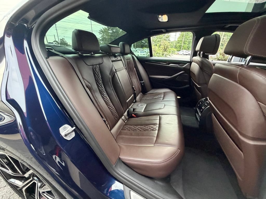 Used 2022 BMW M550i xDrive w/ Dynamic Handling Package AWD/4WD image 37
