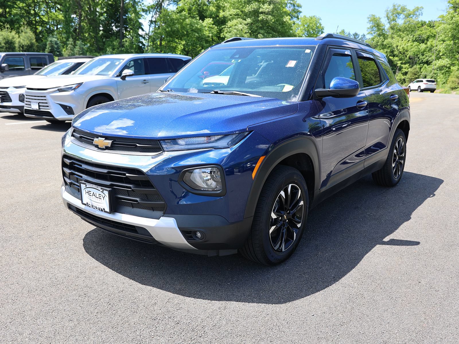 Used 2023 Chevrolet TrailBlazer LT w/ Convenience Package AWD/4WD image 3