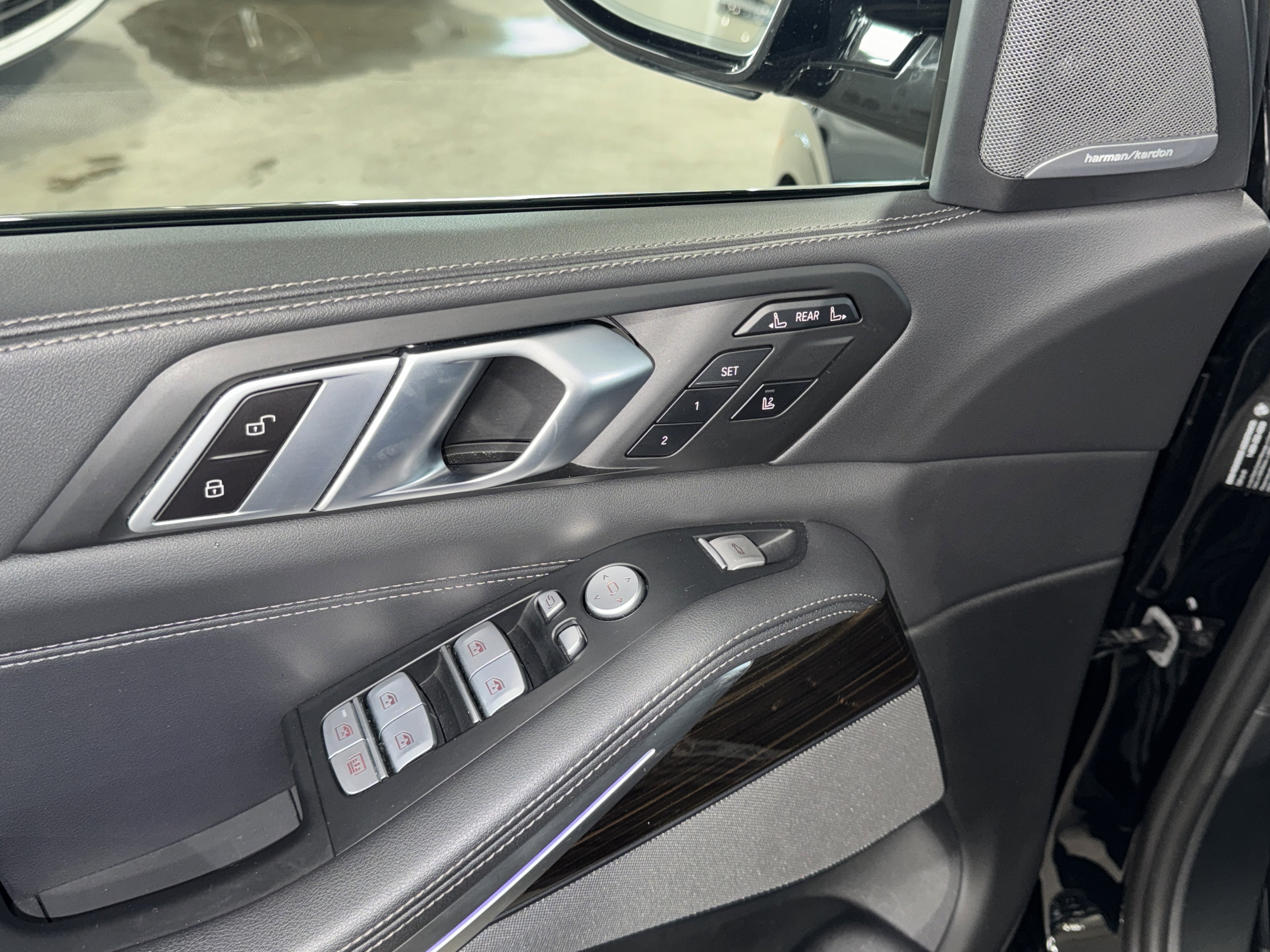 Certified 2025 BMW X7 xDrive40i w/ M Sport Package image 19