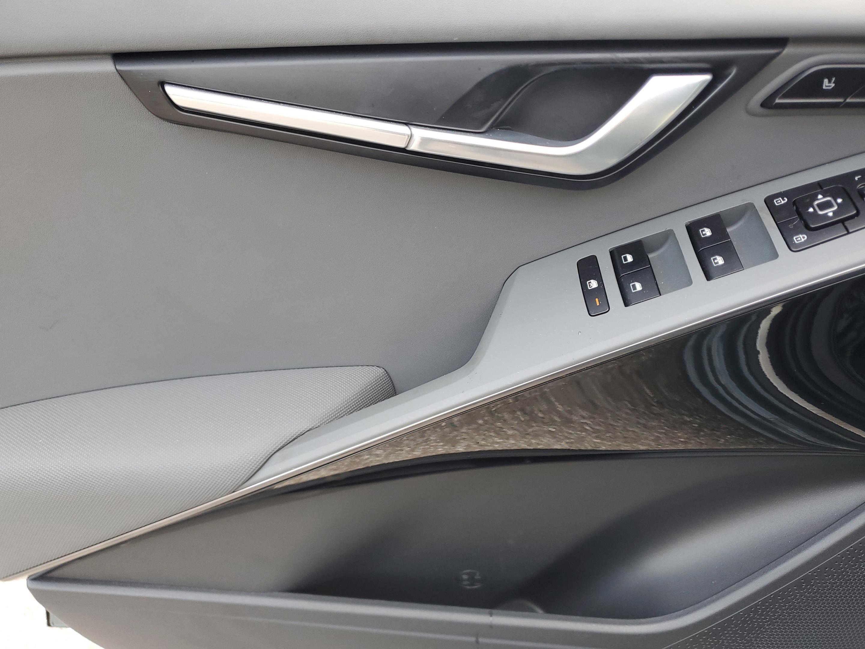 Certified 2024 Kia Niro SX Touring image 18