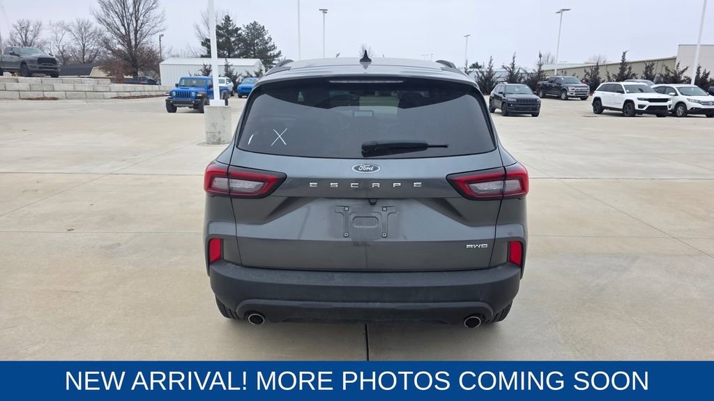 Used 2025 Ford Escape ST-Line image 4