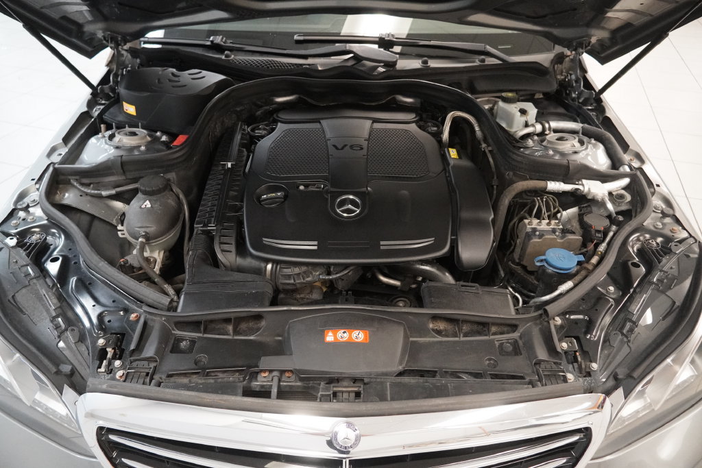 Used 2014 Mercedes-Benz E 350 4MATIC Sedan w/ Premium 1 Package image 26